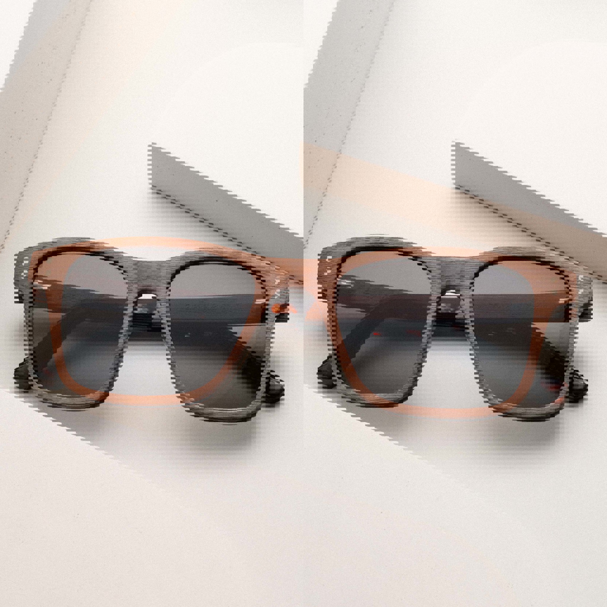 Immagine di Gli Occhiali da Sole Estroversi