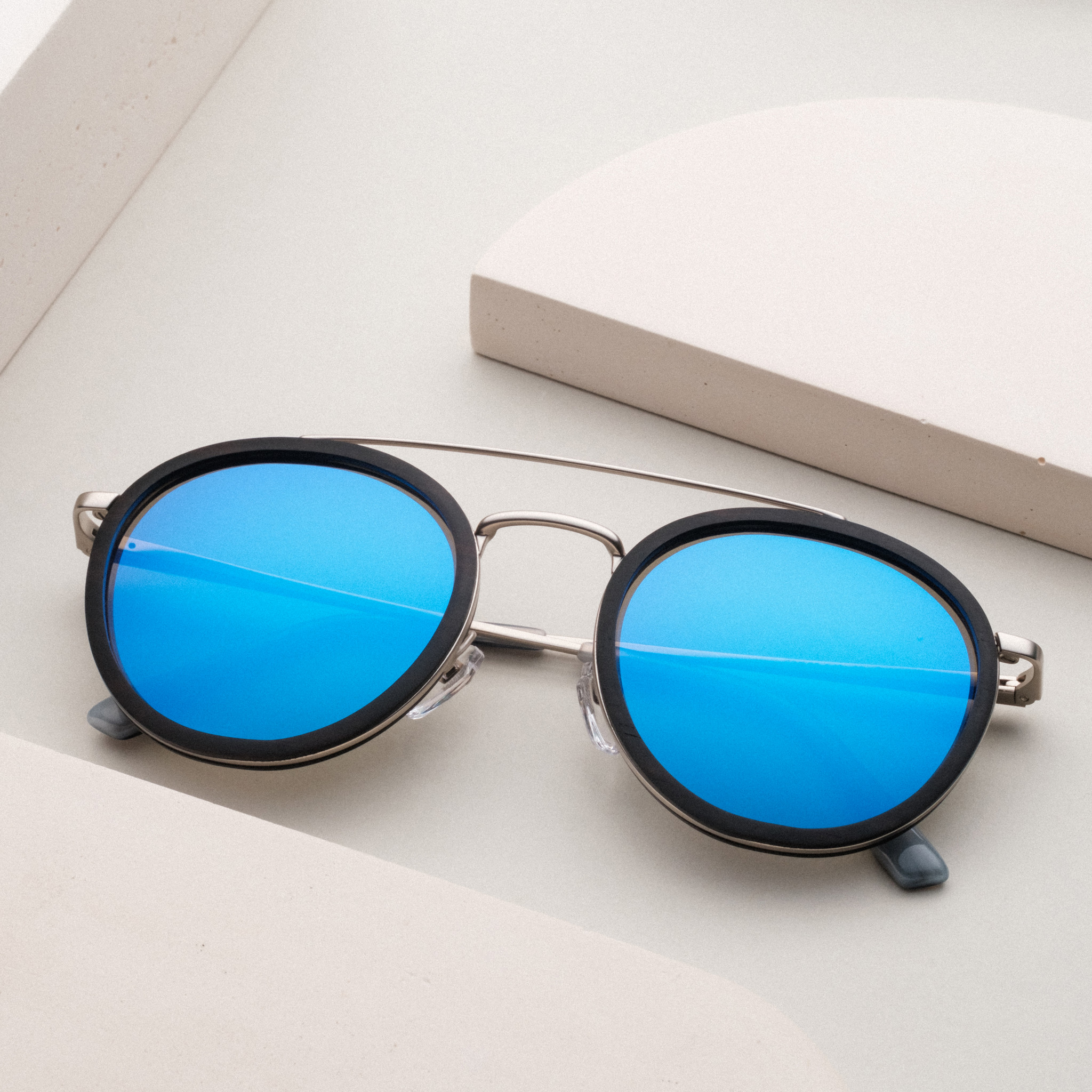 Immagine di Gli Incantevoli Occhiali da Sole