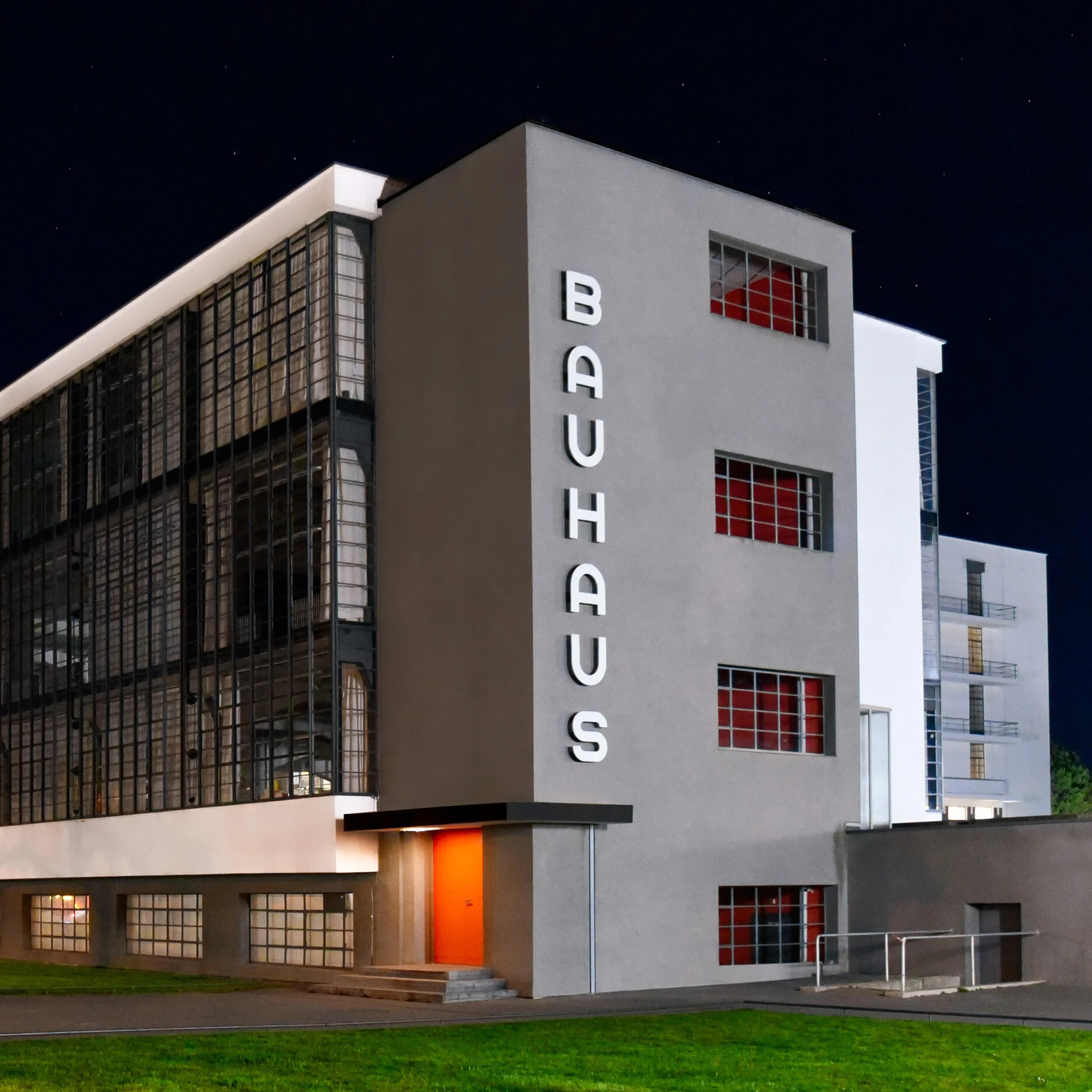 Immagine di Origins: The Beginning of Modern Design