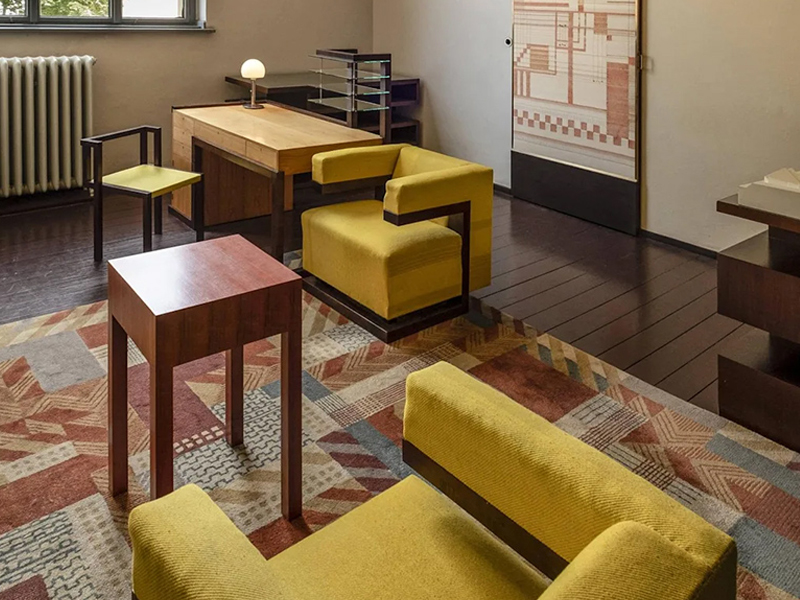 bauhaus-experience-dessau-walk-weimar-gropius-room.jpg