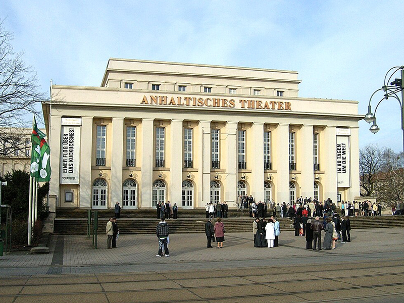 Bauhaus Experience Journey Dessau Anhaltisches Theater